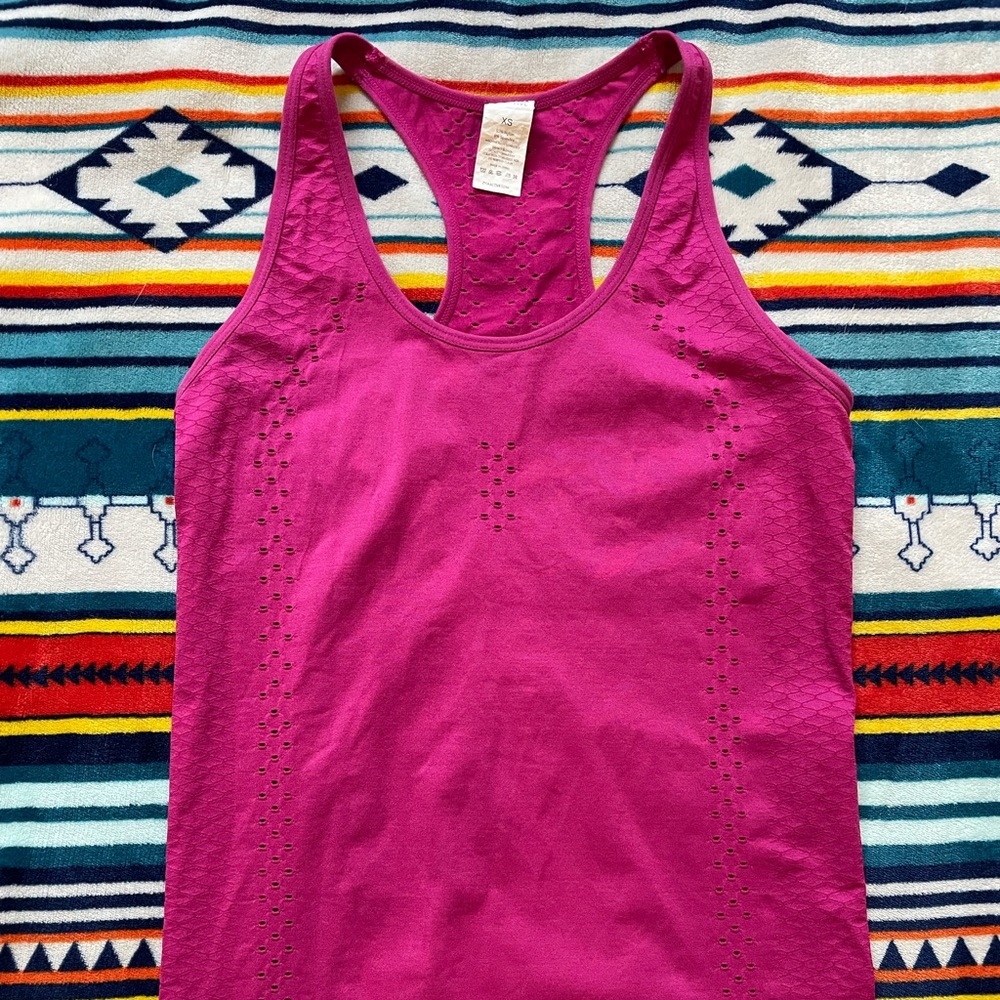 Zyia Fuchsia Tank XS NWOT